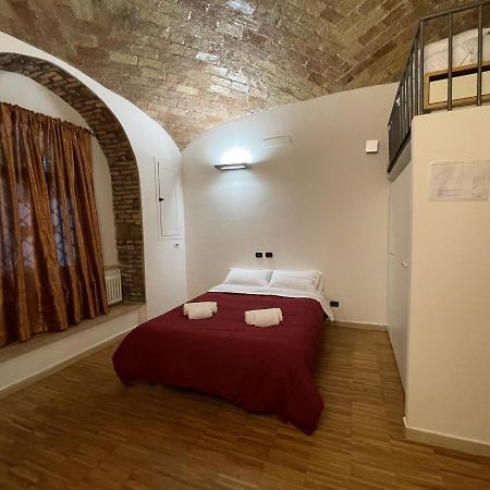 Heart Of San Lorenzo - La Casa Particular Rome Bagian luar foto