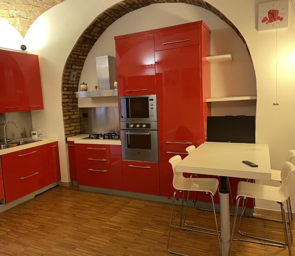 Heart Of San Lorenzo - La Casa Particular Rome Bagian luar foto